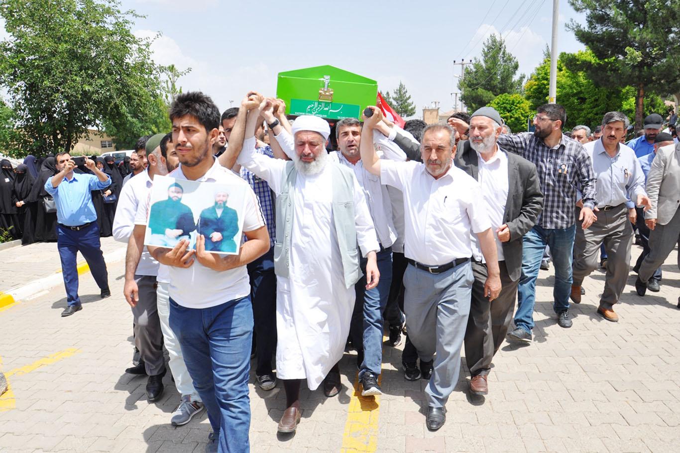 Molla Muhammed Said Varol salavat ve tekbirlerle defnedildi Molla Muhammed Said Varol salavat ve tekbirlerle defnedildi